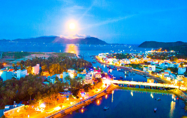 Phú Yên Huy động mọi nguồn lực đưa Sông Cầu lên thành phố