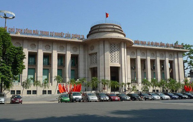 Ngân hàng Nhà nước đột ngột hạ trần lãi suất huy động xuống 5%/năm, lãi suất cho vay cũng hạ 0,5% từ 19/11