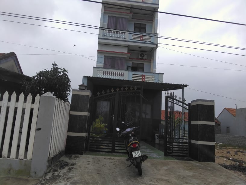Bán lỗ nhà mới xây năm ngoái với đất cách đường hùng vương về hướng biển 300m